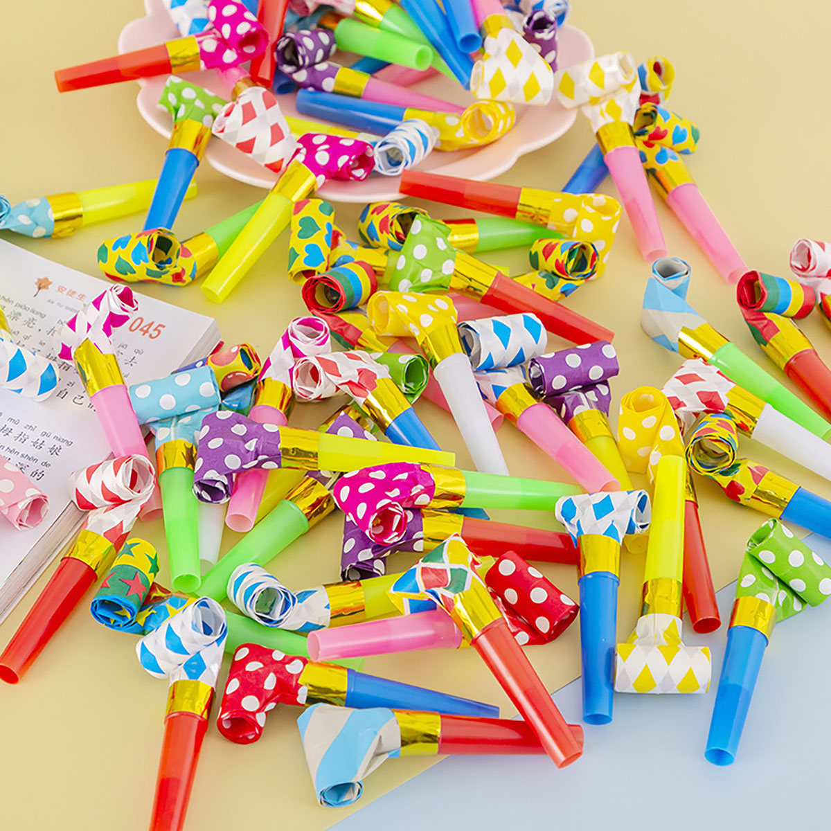 30PCS Colorful Whistles Toy Fu - Party Games Graduation 评论和价格